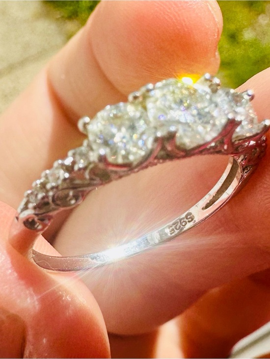 Jewelry - New moissanite lab diamond ring band sz 7 & sizable